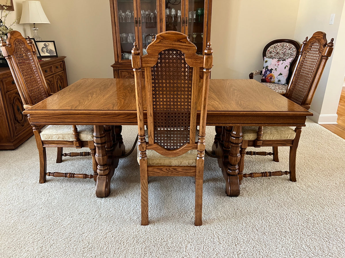 Thomasville Vintage Dining Table and 6 Chairs – KLM Luxury Consignment