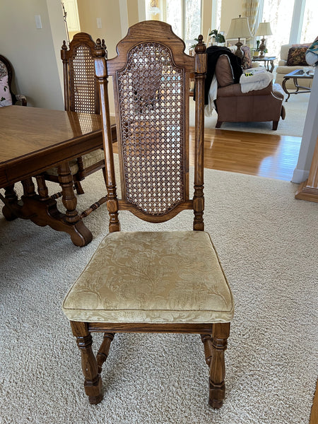 Thomasville Vintage Dining Table and 6 Chairs