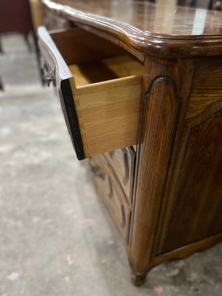 Thomasville Furniture Camille Triple Dresser and Pair of Mirrors