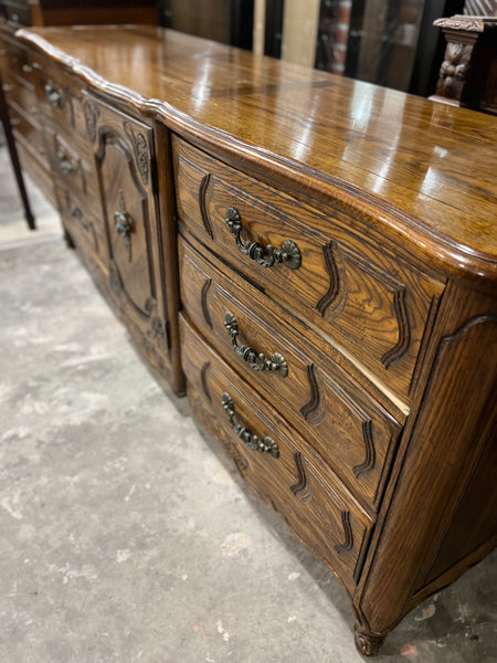 Thomasville Furniture Camille Triple Dresser and Pair of Mirrors