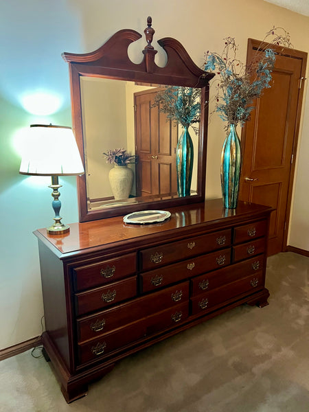Davis Cabinet Company Lillian Russell Cherry Queen 5 Piece Bedroom Set