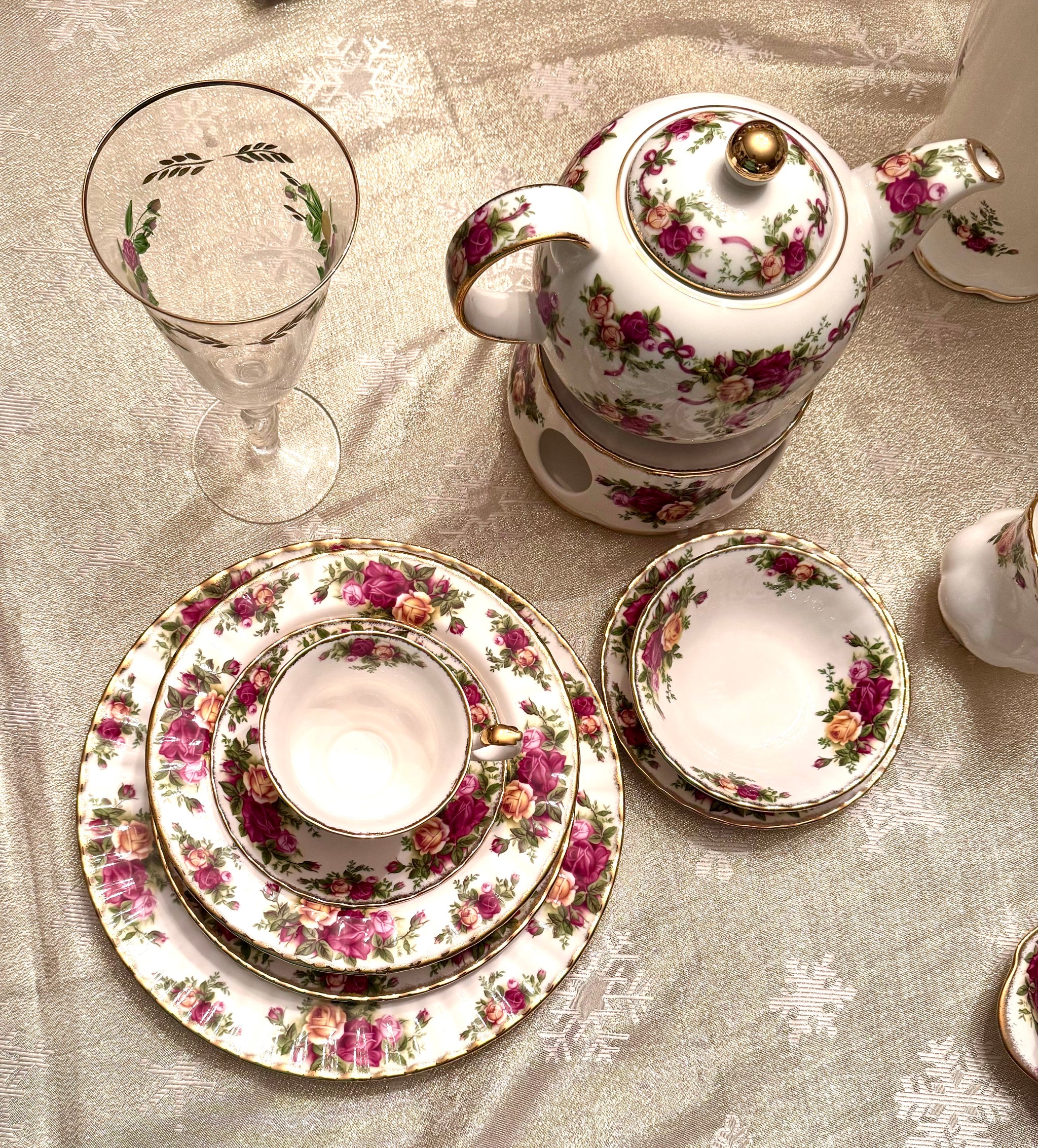 49 Piece Set of Royal Albert Old Country Roses China - Service for 