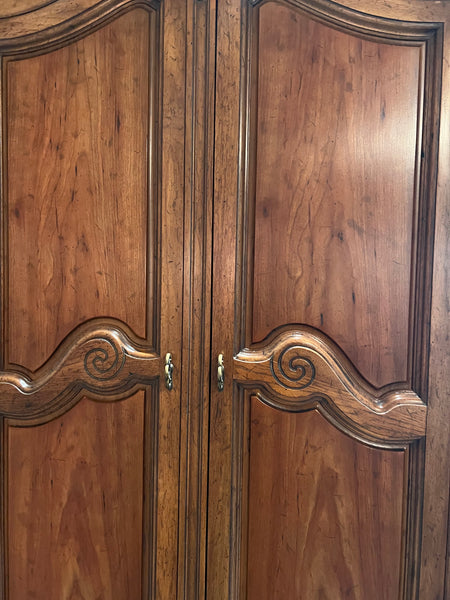 Heritage Henredon Grand Tour Vintage Solid Wood Wardrobe