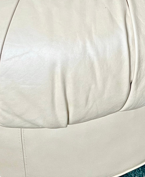 Salotti Natuzzi Postmodern Leather Sofa with Curved End in Vanilla Leather