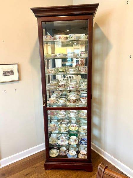 Howard Miller Chesterbrook Lighted Curio China Cabinet Display Case