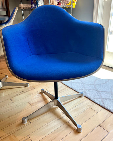 Vintage Mid-Century Modern Shell Chairs by Charles Eames for Herman Miller - Set of 6