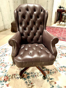 Cabot Wrenn Commander Swivel Tilt Office Desk Chair