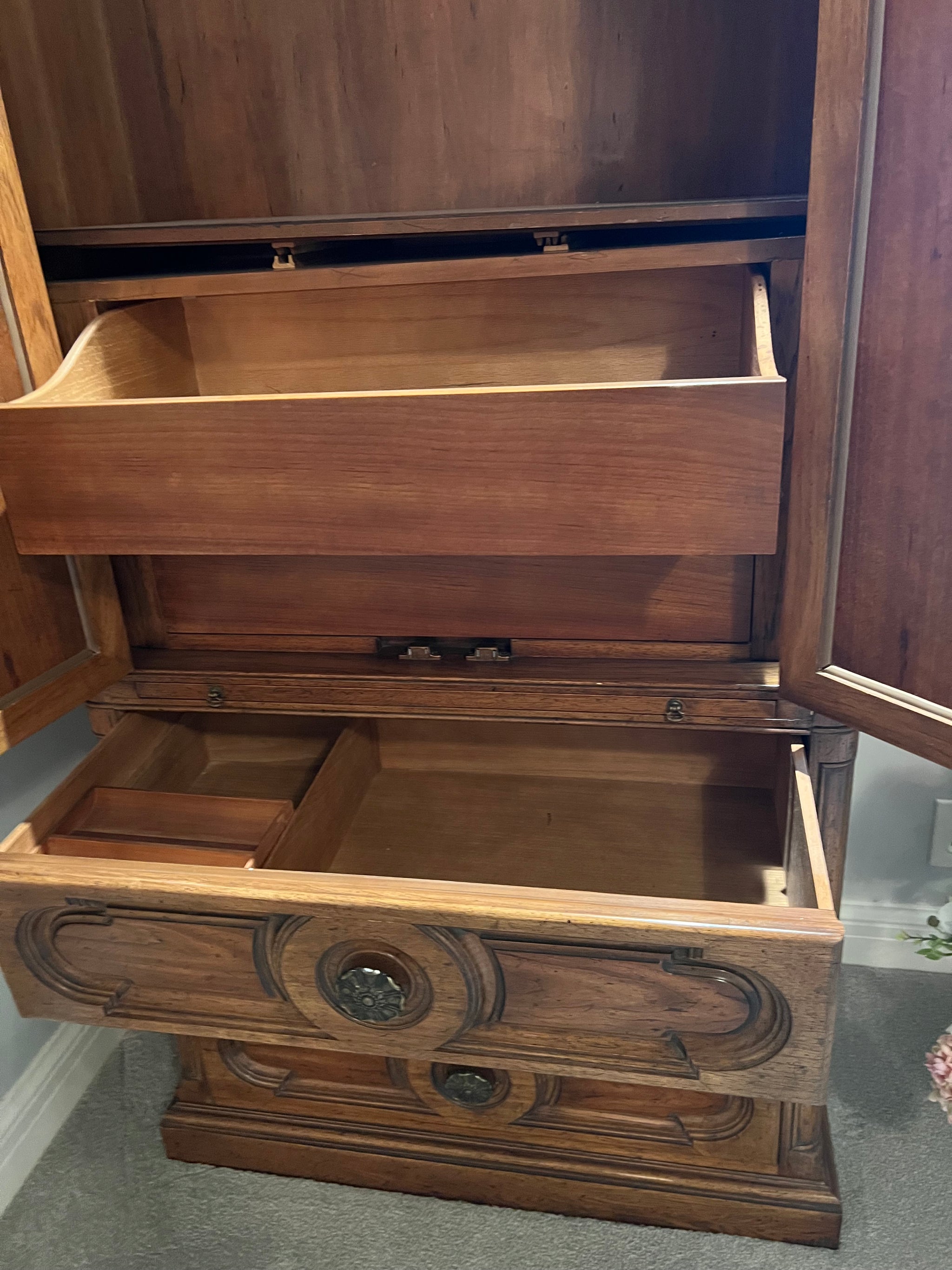 Heritage Henredon Grand Tour Vintage Solid Wood Wardrobe – KLM