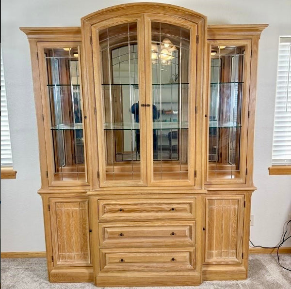 Thomasville American Revival Breakfront China Cabinet
