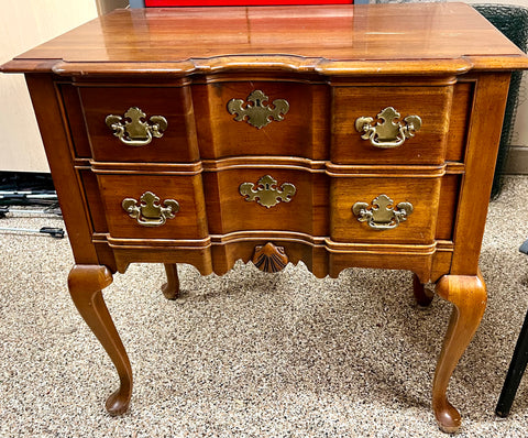 Wells Furniture Queen Anne Style Mahogany Lowboy