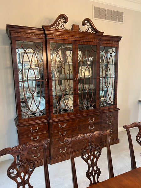 HENREDON Rittenhouse Breakfront China Cabinet