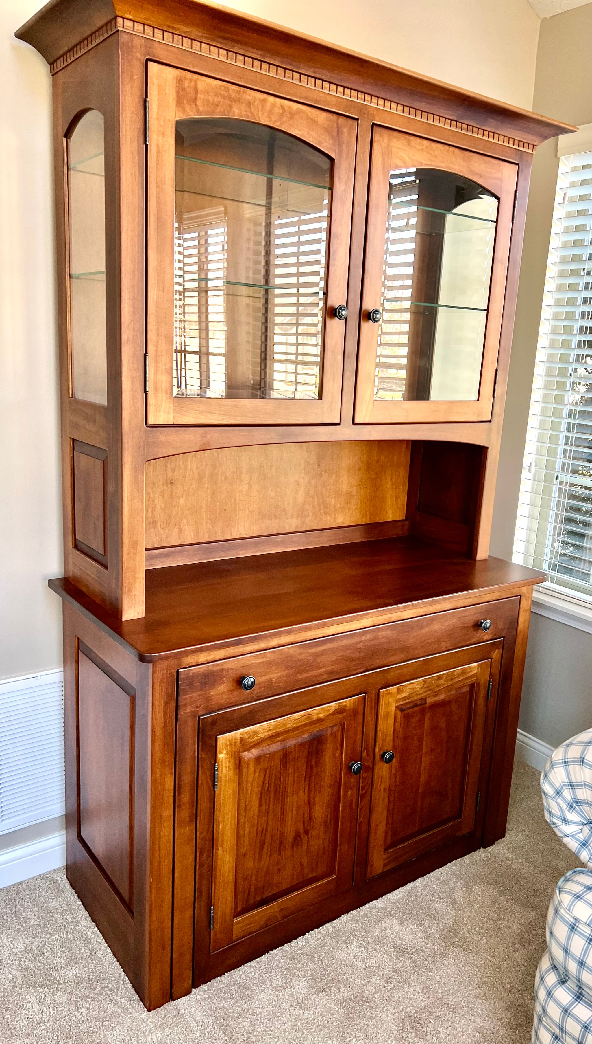 Solid Maple Amish Made China Cabinet with Hutch and Pull Out Dining Ta –  KLM Luxury Consignment, image size:2048x3607