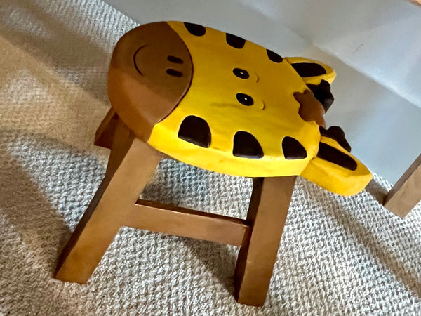 Kids Play Table and 6 Stools