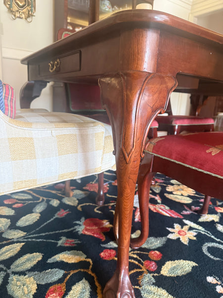 HENREDON Dining Table and 8 Chairs