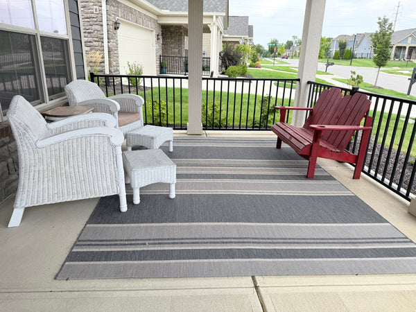 Indoor/Outdoor Area Rug 5' x 8'