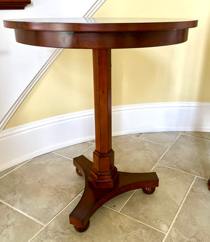Round Solid Oak Smoker's Table with Inlay Top