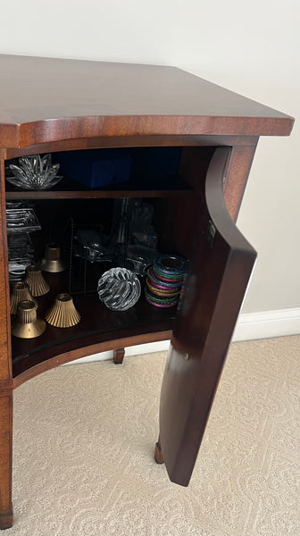 HENREDON Federal Style Mahogany Sideboard