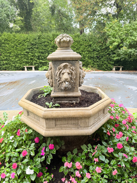 Henri Studios Classic Lion Fountain