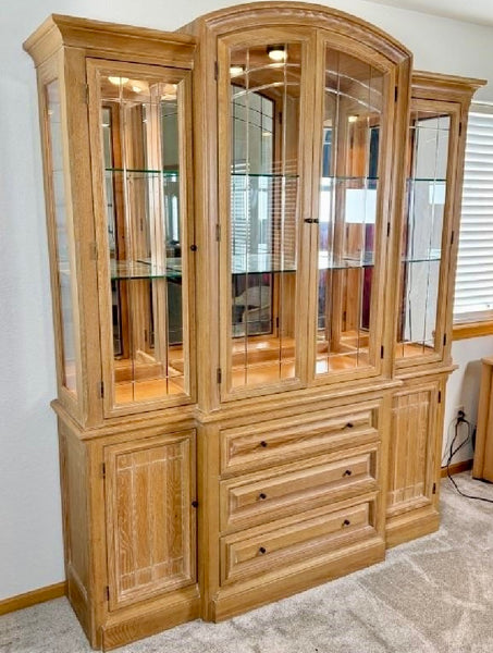 Thomasville American Revival Breakfront China Cabinet