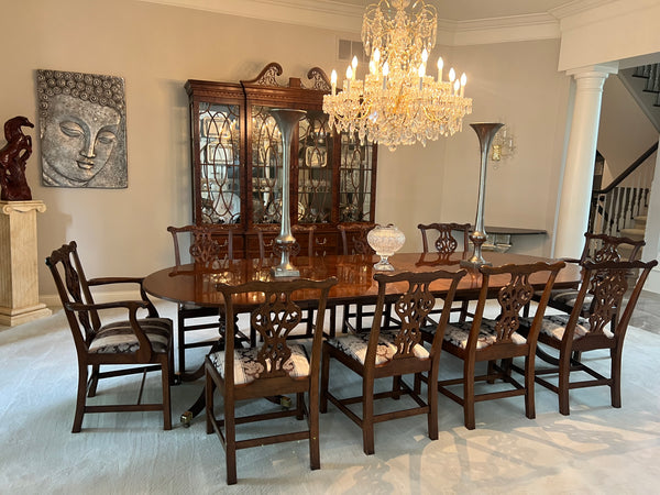 BAKER Historic Charleston Collection Banded Mahogany Dining Table and 10 Chairs