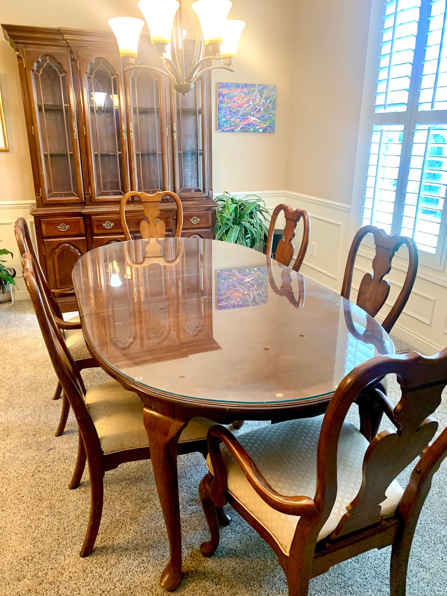 Universal Furniture Dining Table with 8 Chairs with Glass Top