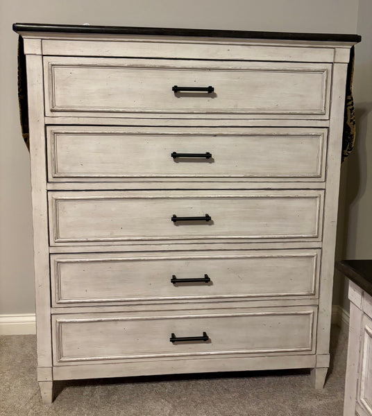 Bassett Bella Four Piece Bedroom Set - Dresser, Chest and Pair of Nightstands