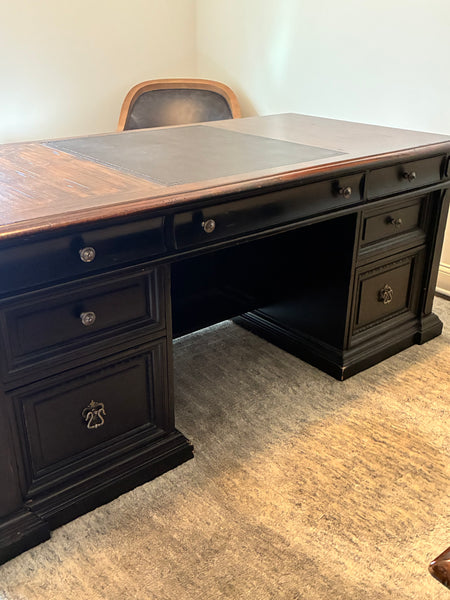 HOOKER Furniture Treviso Executive Desk