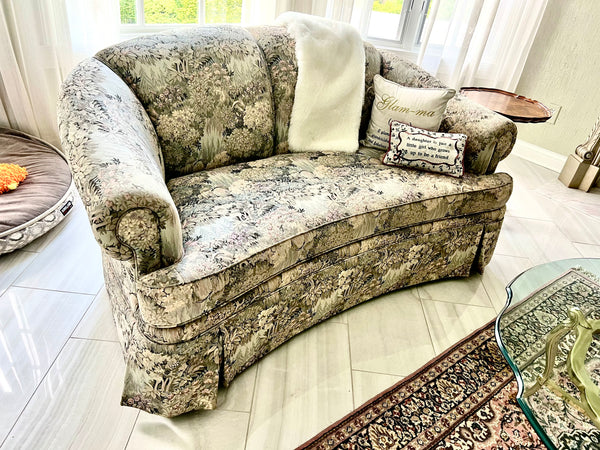 HENREDON Curved Back Loveseat