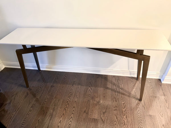 Classic Home Hesby Console Table
