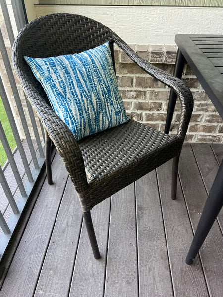 Frontgate Pair of Cafe Curved Back Stacking Chairs and Aluminum Table