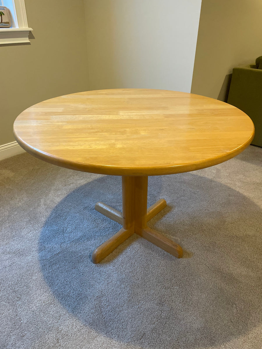 Crate & Barrel MCM Round Blond Pedestal Dining Table KLM Luxury