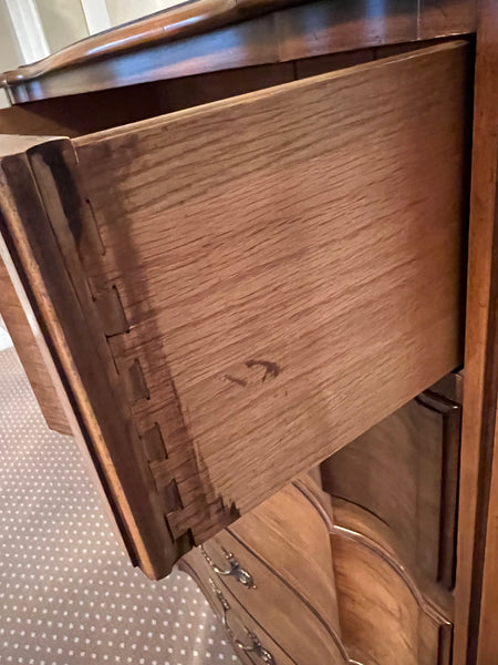 White Fine Furniture Vintage Pair of Nightstands