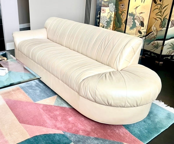 Salotti Natuzzi Postmodern Leather Sofa with Curved End in Vanilla Leather