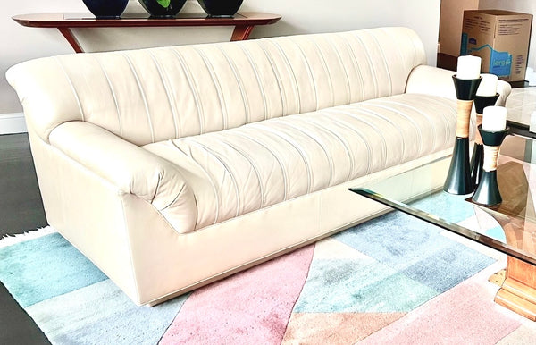 Salotti Natuzzi Postmodern Leather Sofa in Vanilla Leather