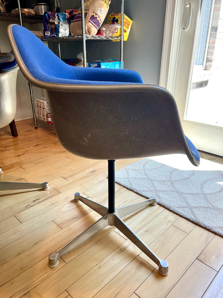 Vintage Mid-Century Modern Segmented 60" Round Dining Table and 6 Shell Chairs by Charles & Ray Eames for Herman Miller