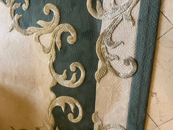 Traditional Scroll Area Rug