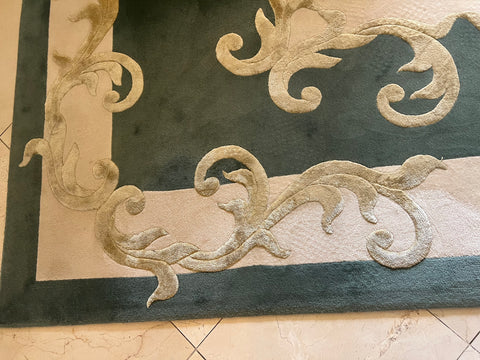 Traditional Scroll Area Rug
