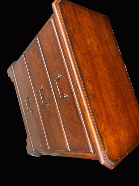 Bernhardt Furniture 3 Drawer Nightstand Dresser