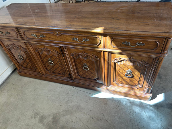 Vintage Thomasville Breakfront China Cabinet