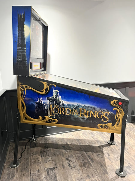 STERN Lord Of The Rings Pinball Machine