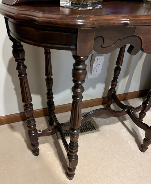 Antique Burled Walnut Scalloped Side Accent Parlor Table