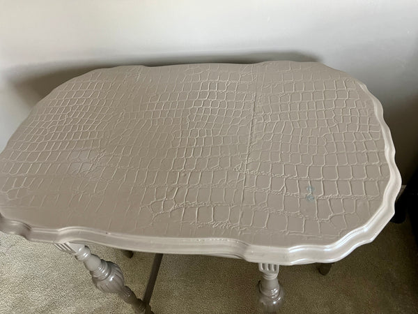 Gray Painted Accent Parlour Table