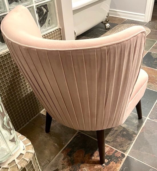 Pink Z Gallery Accent Chair