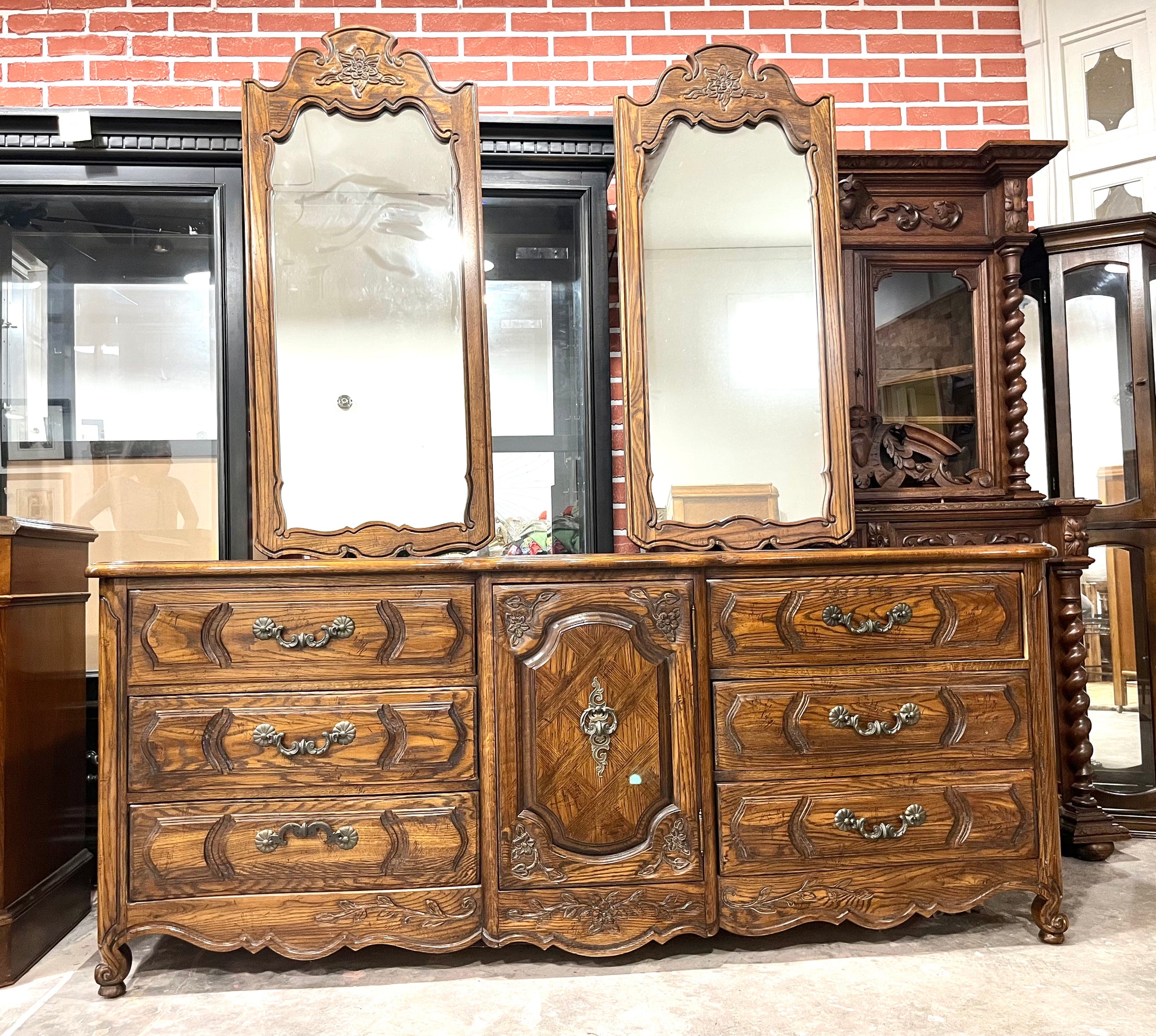Thomasville Furniture Camille Triple Dresser and Pair of Mirrors