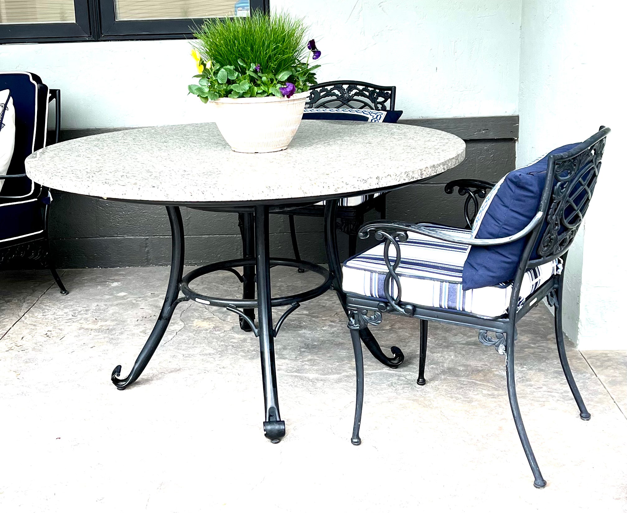 BROWN JORDAN Neoclassical Style Elegance Garden Granite 50" Round Dining Table