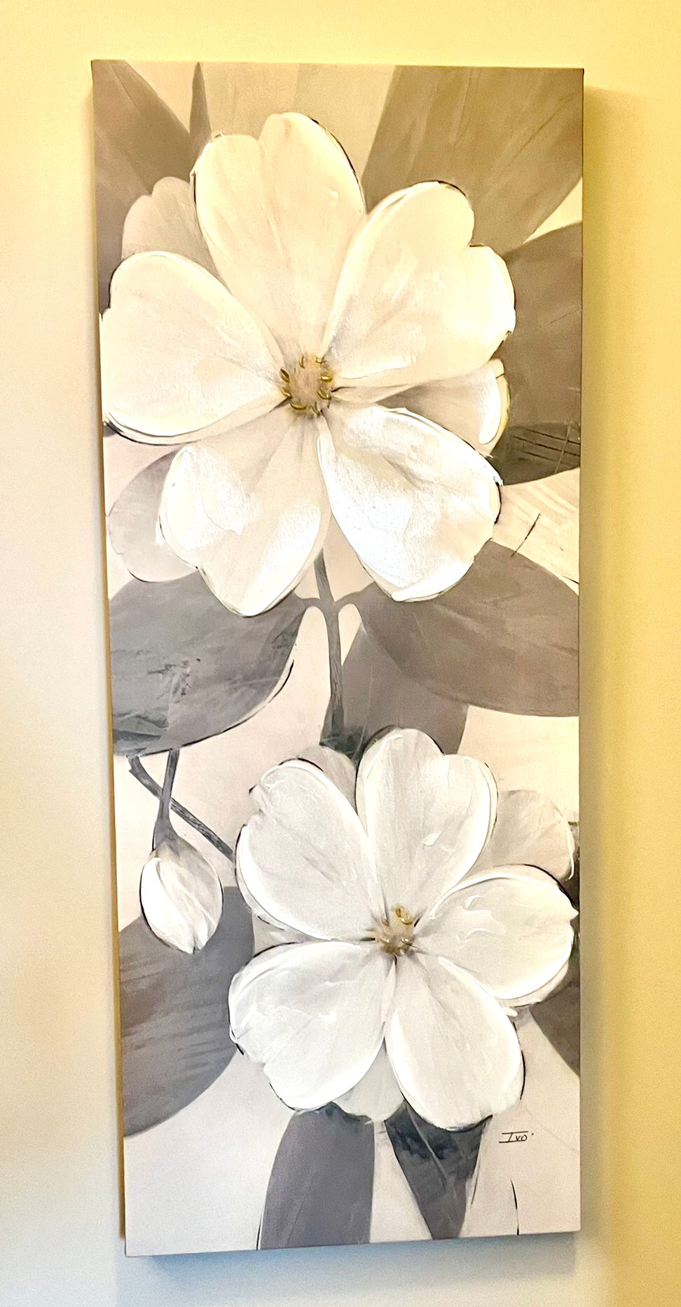 Canvas Art - 2 White Flowers