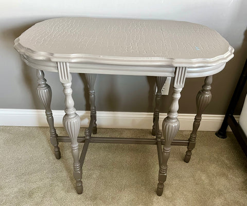 Gray Painted Accent Parlour Table