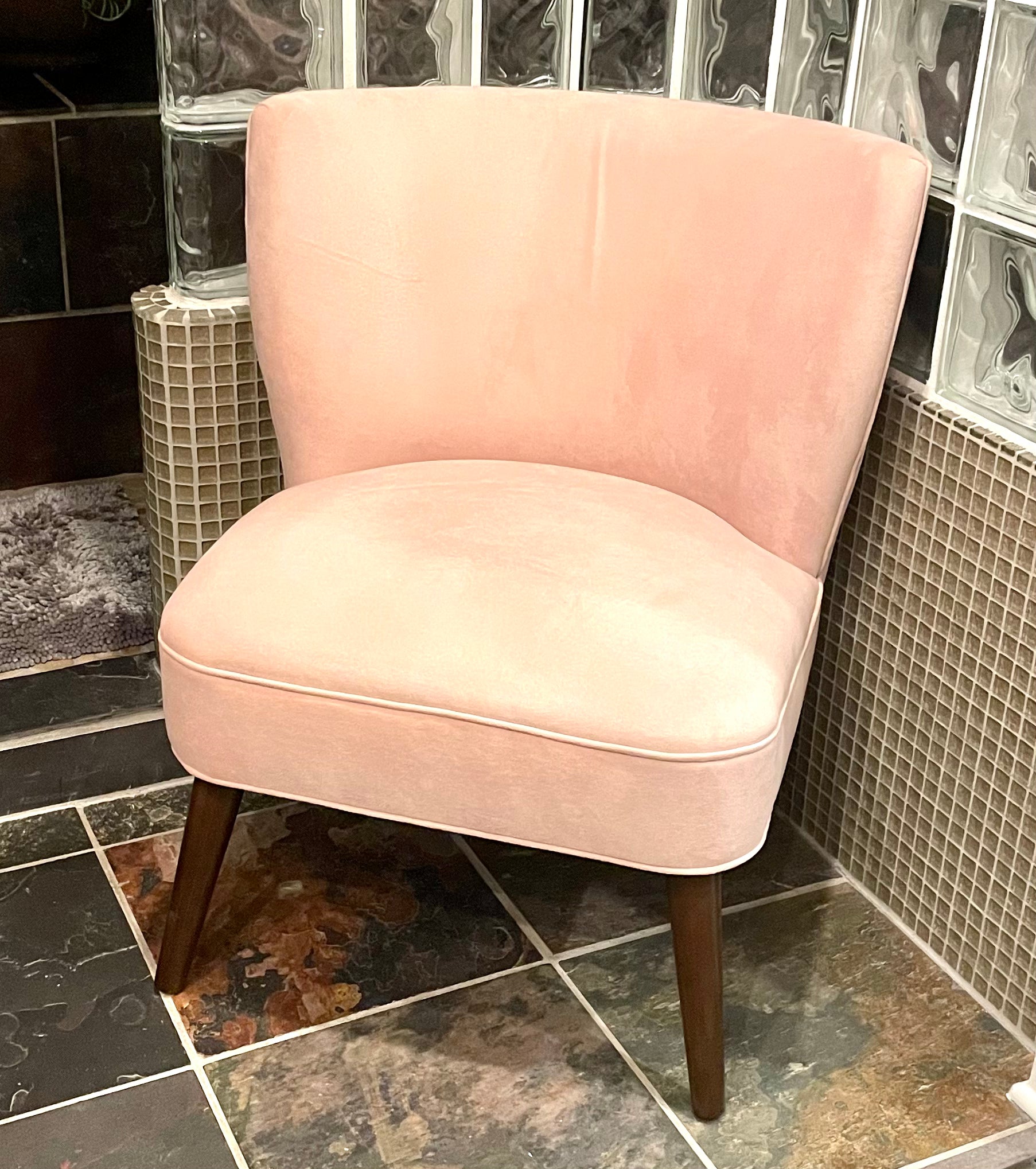Pink Z Gallery Accent Chair