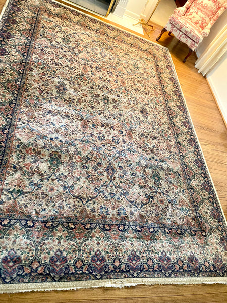 Persian Traditional Handknotted Sarouk Area Rug